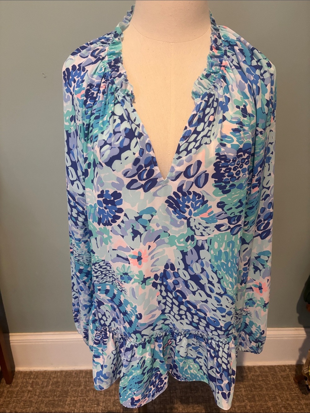 Lilly Pulitzer Blue Aqua Floral V-Neck Ruffle Tunic
